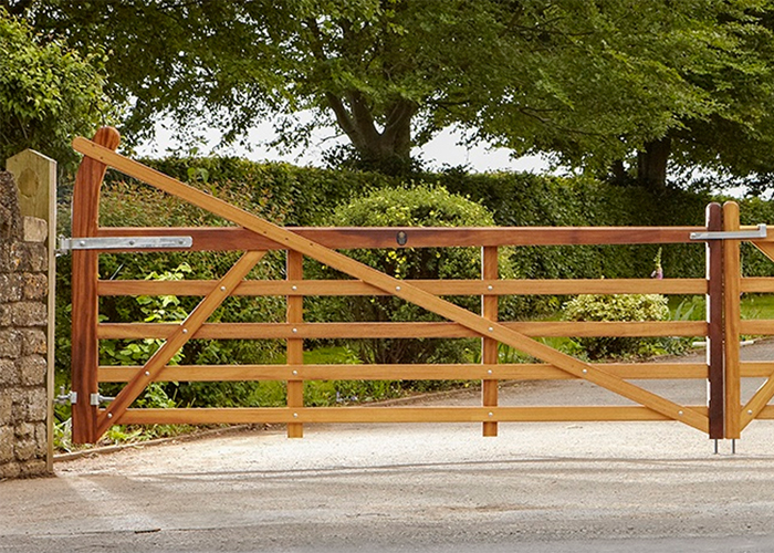 Estate Driveway Gates Rob Goddard Fencing And Agricultural Supplies